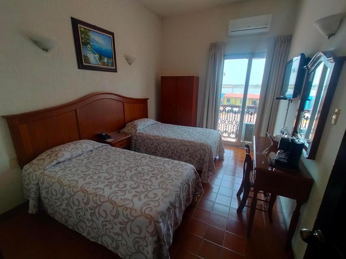 Hotel Posada Dona Lala Tlacotalpan Buitenkant foto