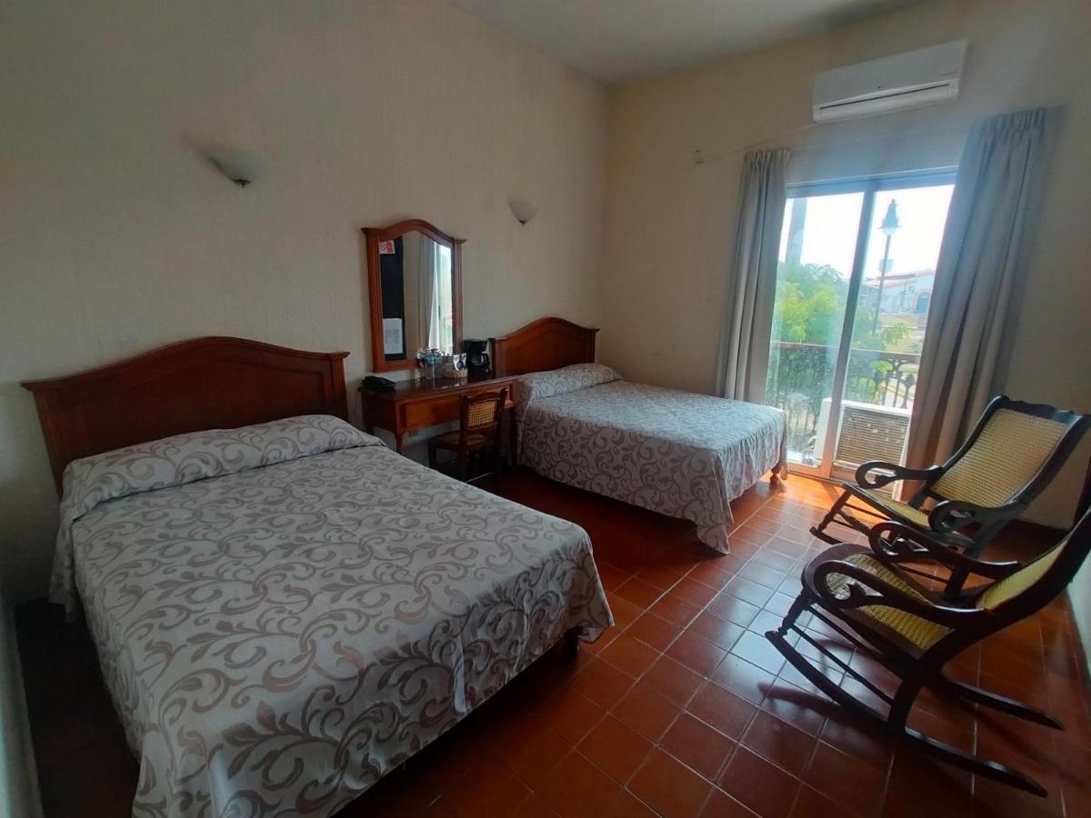 Hotel Posada Dona Lala Tlacotalpan Buitenkant foto