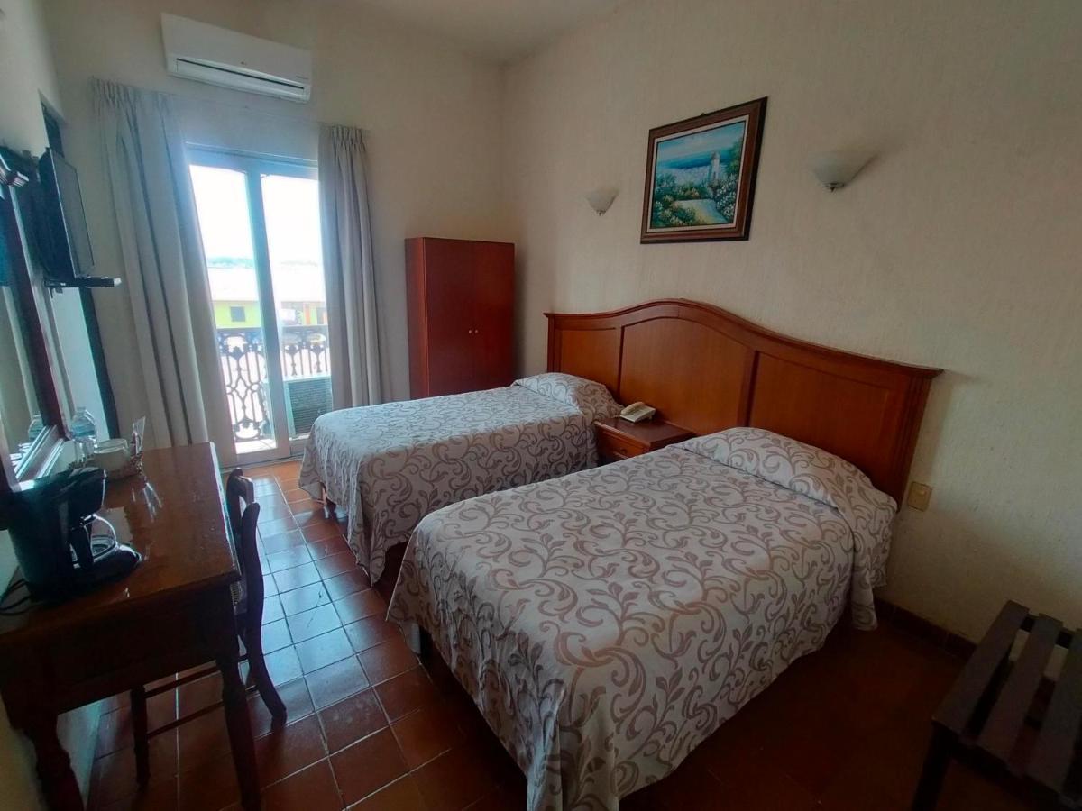 Hotel Posada Dona Lala Tlacotalpan Buitenkant foto
