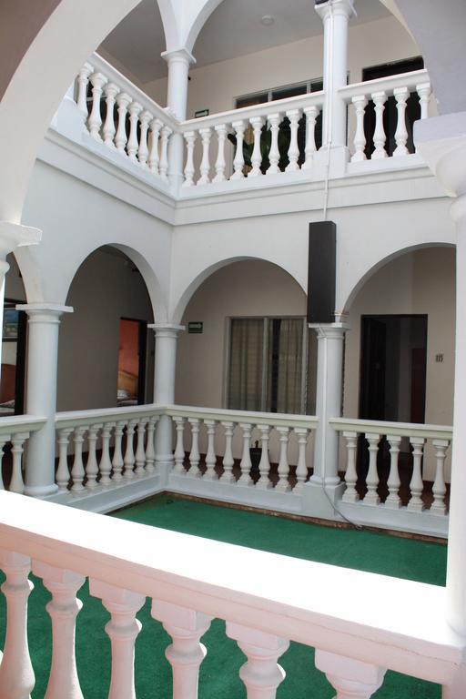 Hotel Posada Dona Lala Tlacotalpan Buitenkant foto